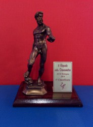 nettuno con base in legno e targhetta personalizzata